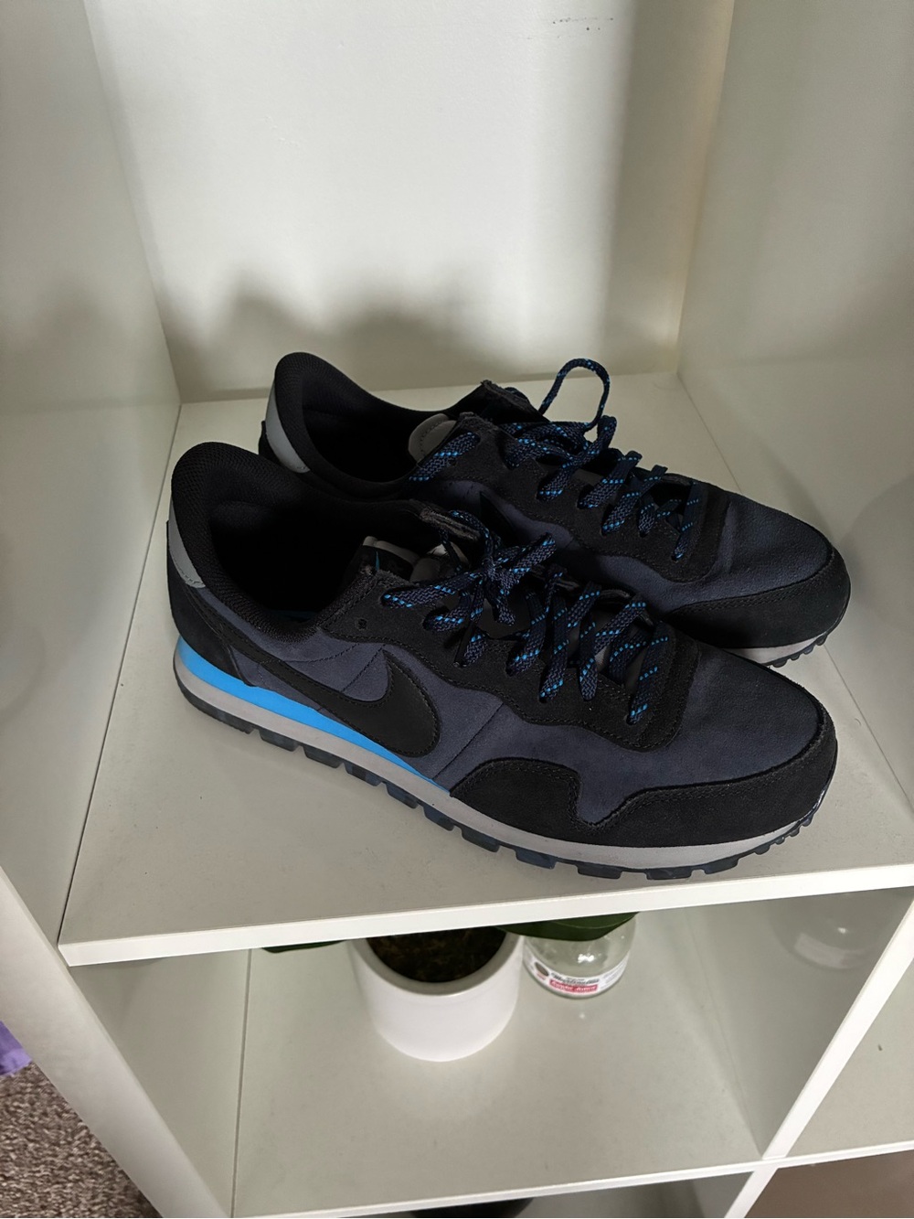 Nike Men's Athletic Shoes in Navy, Black and Blue Accent